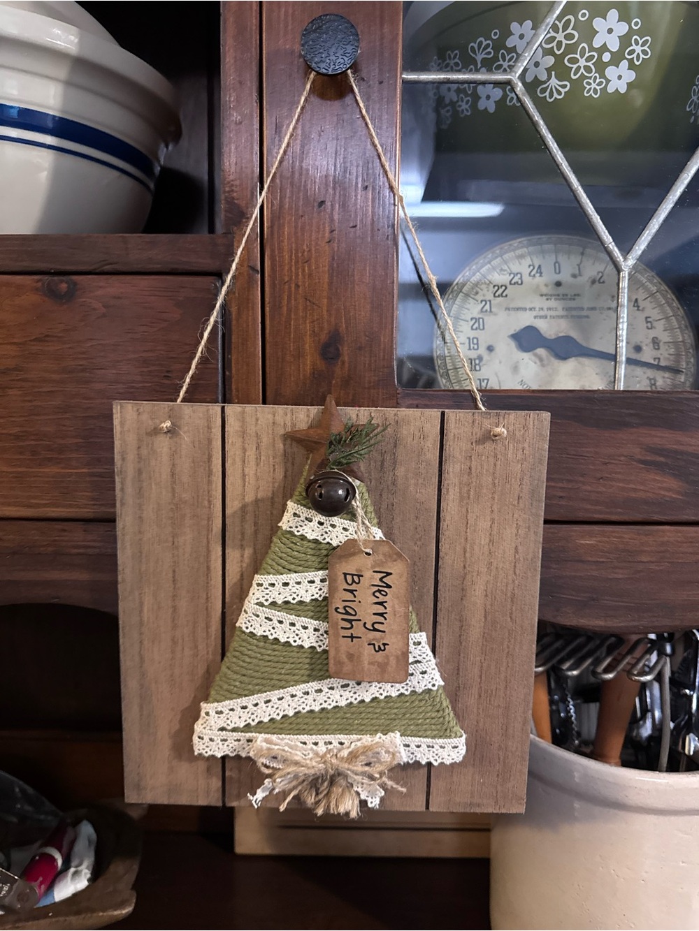 Rustic Green Yarn & Lace Christmas Tree Hanging Sign - Home Holiday Decor